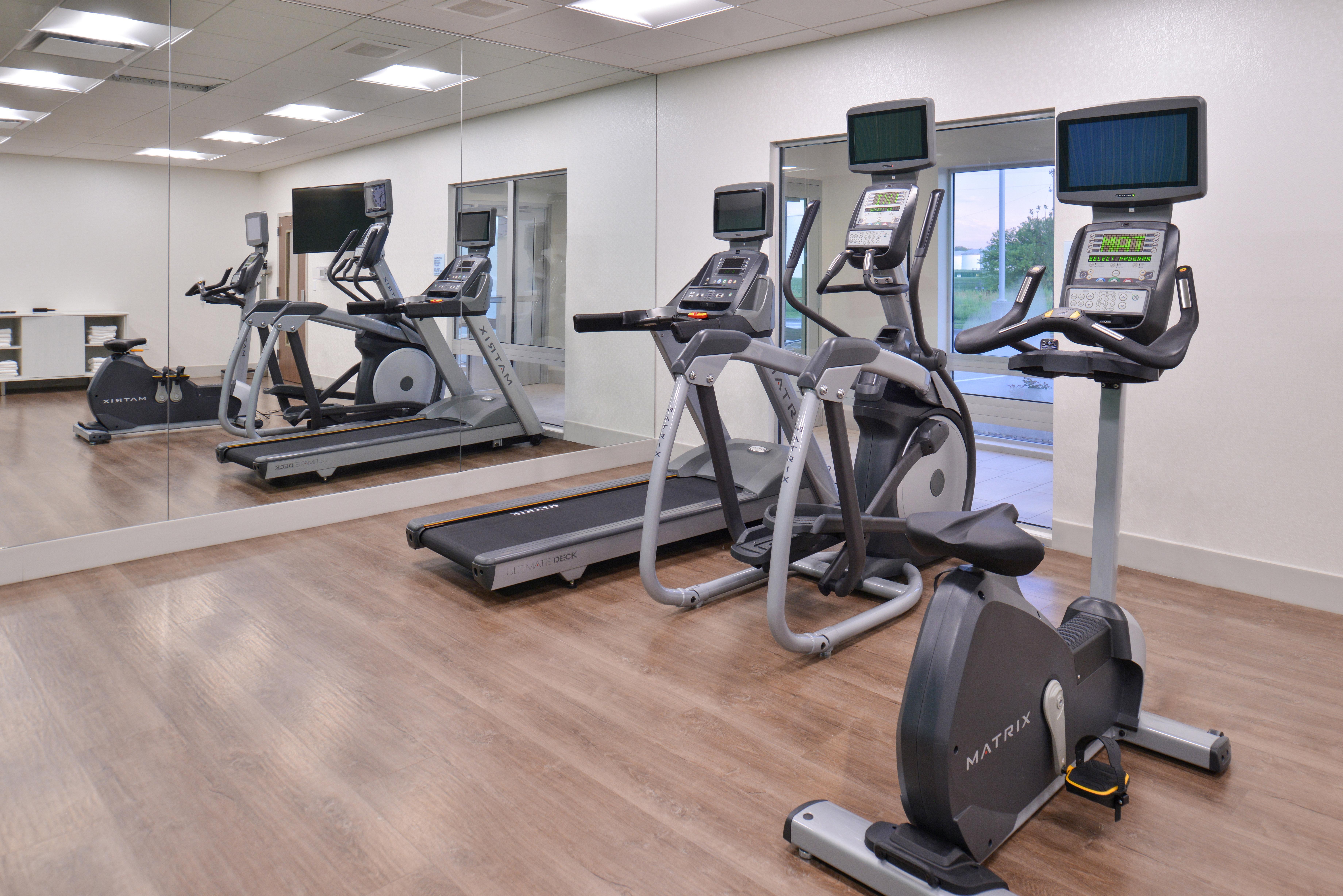 Holiday Inn Express & Suites Omaha Airport By Ihg Carter Lake Bagian luar foto
