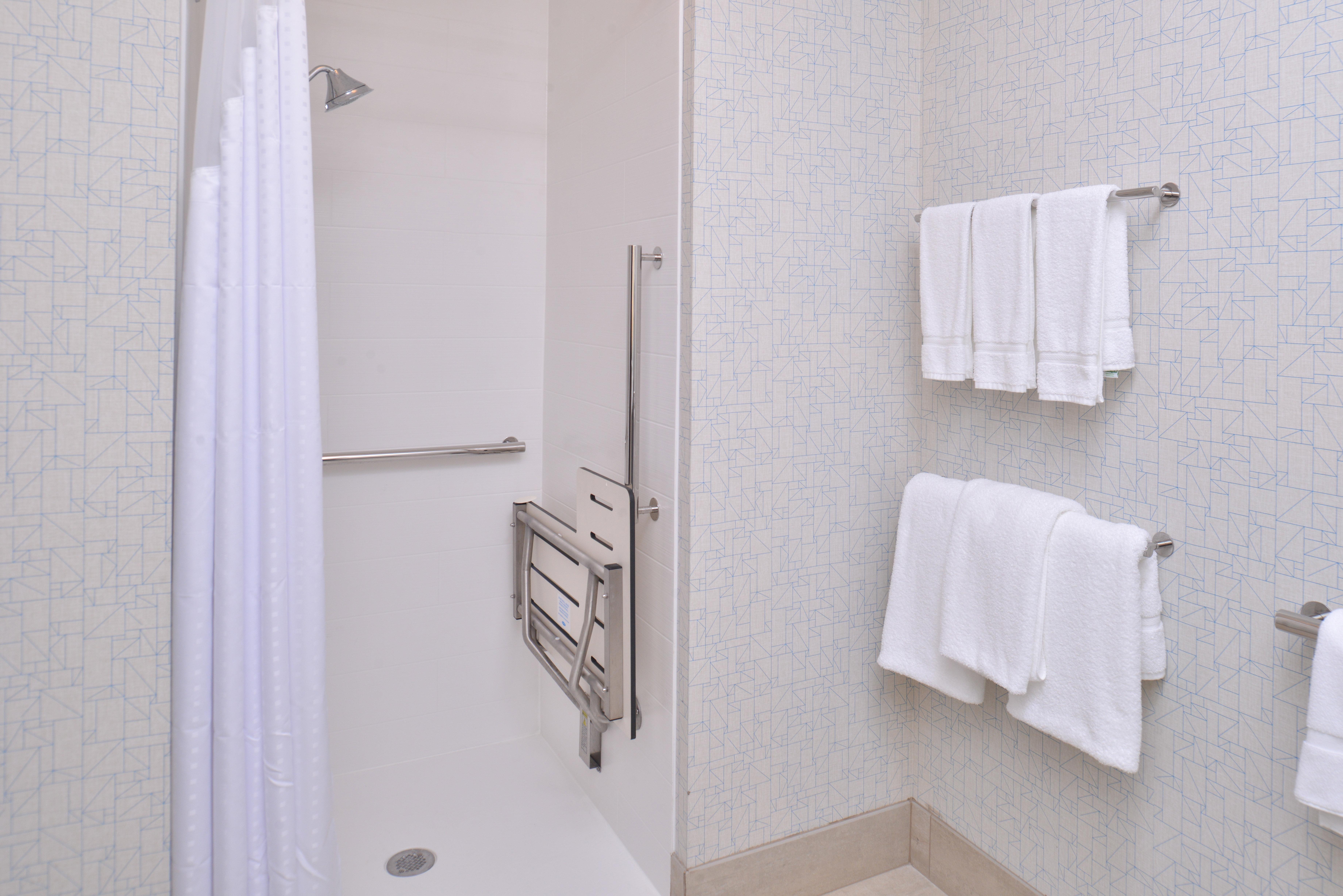 Holiday Inn Express & Suites Omaha Airport By Ihg Carter Lake Bagian luar foto