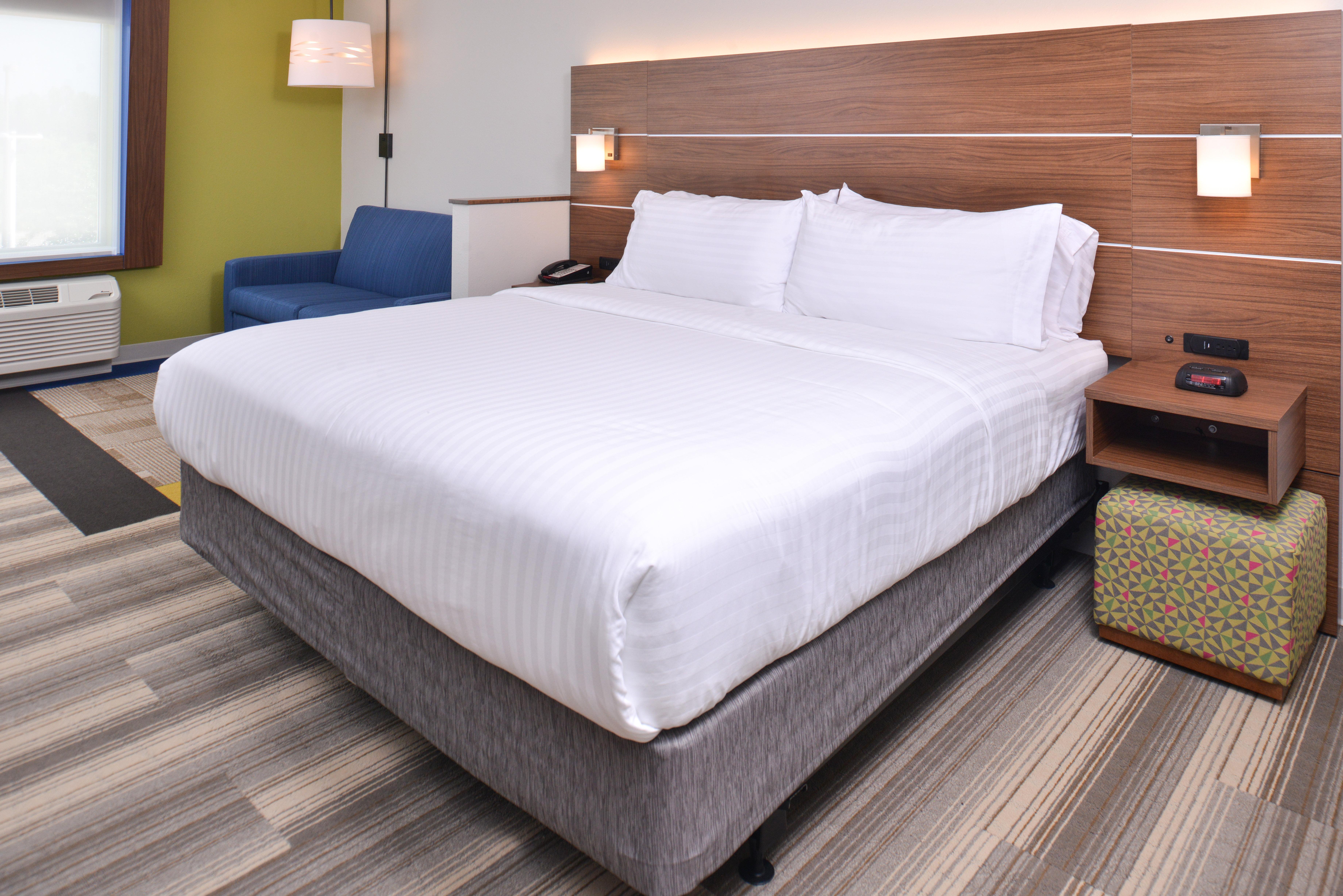 Holiday Inn Express & Suites Omaha Airport By Ihg Carter Lake Bagian luar foto