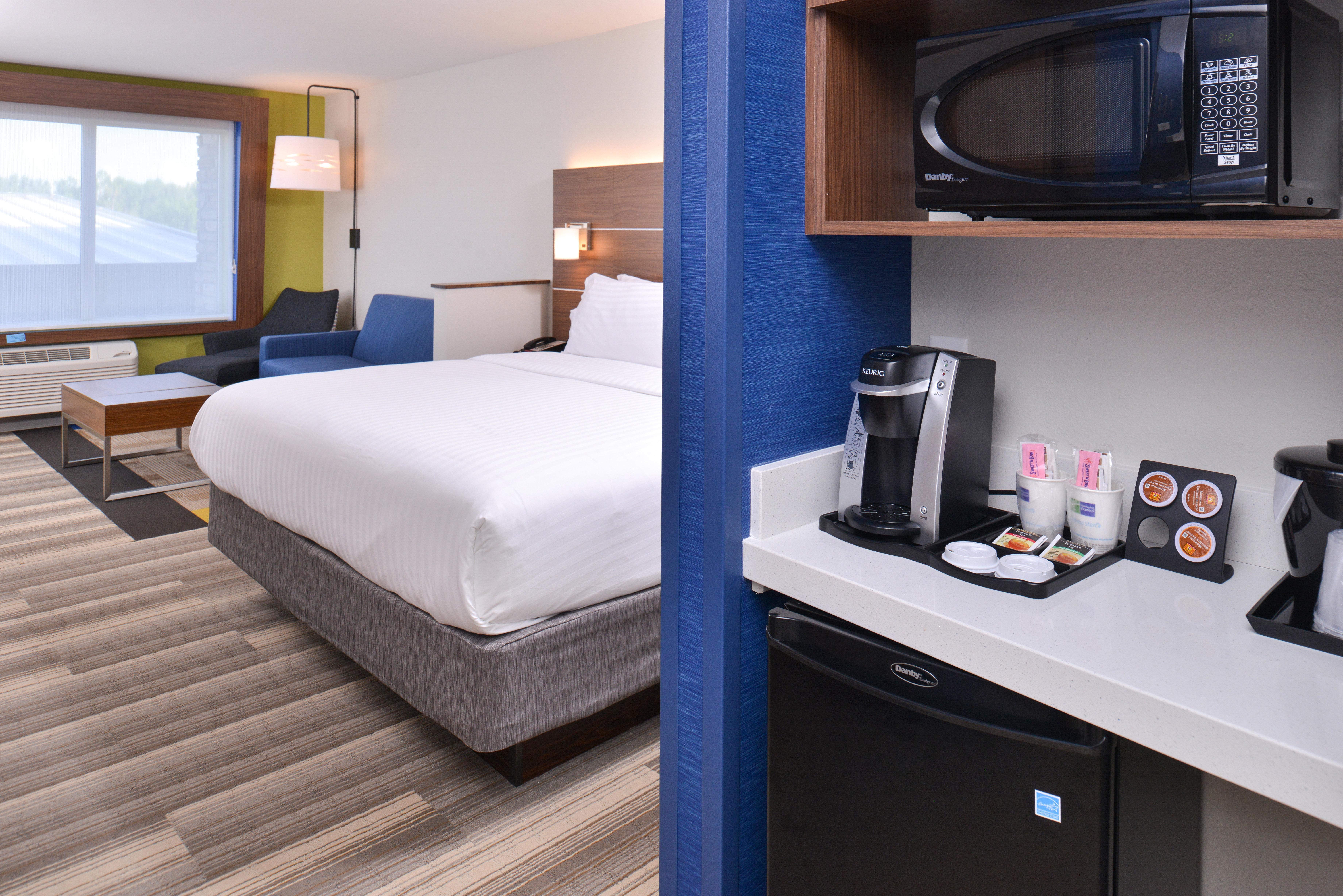 Holiday Inn Express & Suites Omaha Airport By Ihg Carter Lake Bagian luar foto