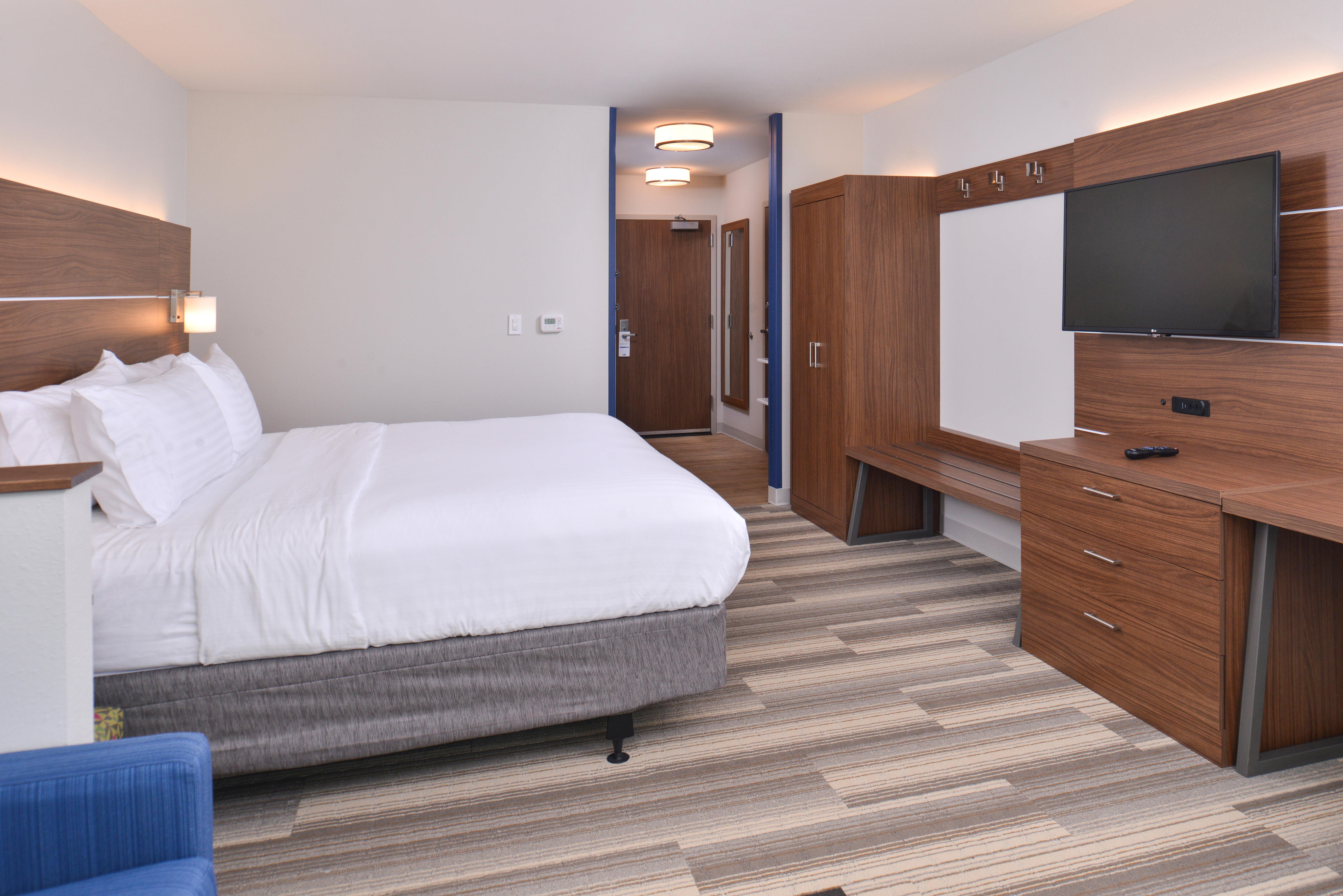 Holiday Inn Express & Suites Omaha Airport By Ihg Carter Lake Bagian luar foto