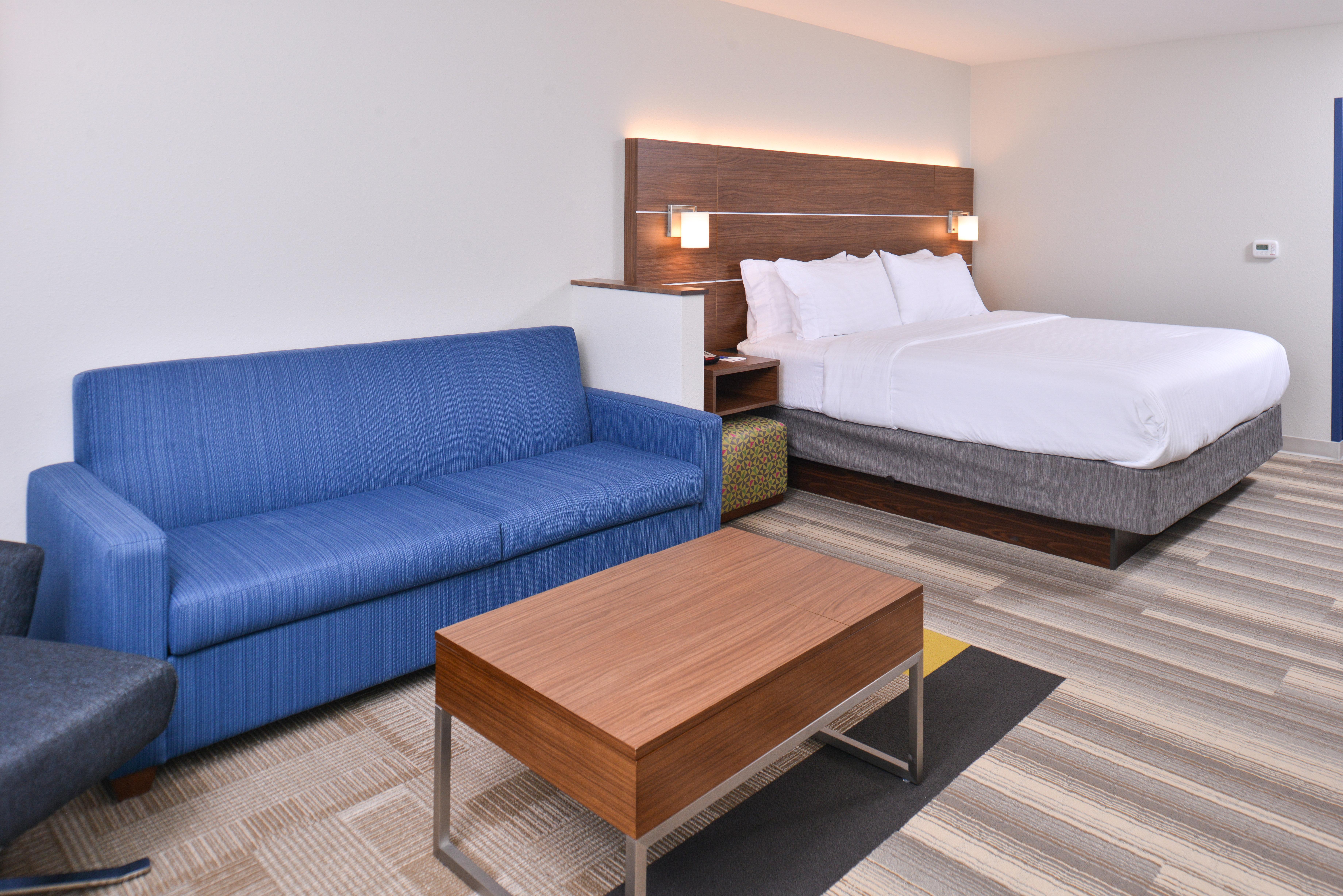 Holiday Inn Express & Suites Omaha Airport By Ihg Carter Lake Bagian luar foto