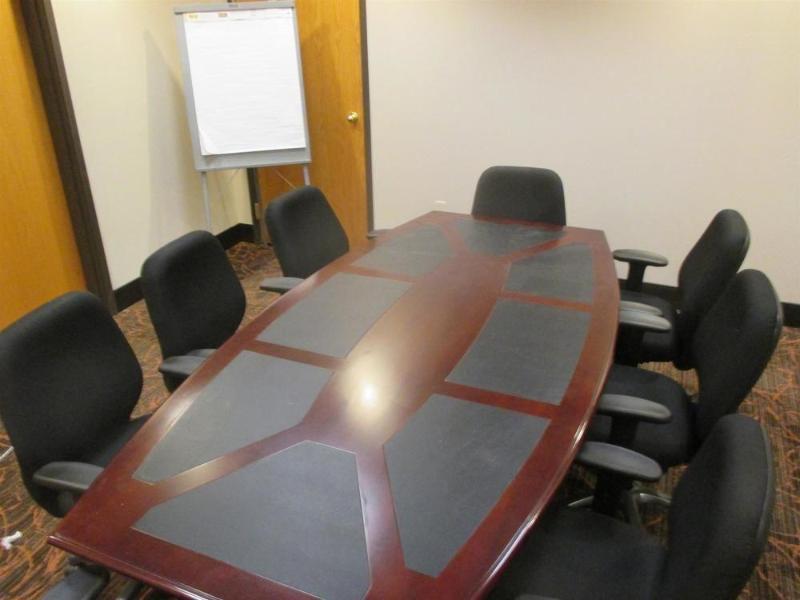 Holiday Inn Express & Suites Omaha Airport By Ihg Carter Lake Bagian luar foto