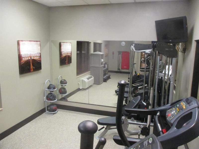 Holiday Inn Express & Suites Omaha Airport By Ihg Carter Lake Bagian luar foto